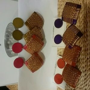 Lots of fashion earrings